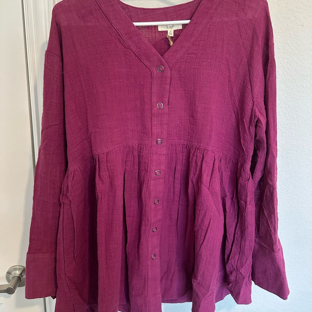 081:  EASEL NWT TOP PLUM (R1B)